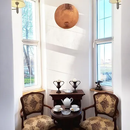 Apartment W Palacu Lubiechowo *