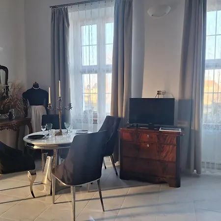 W Palacu Lubiechowo Lägenhet Lubiechowo (Bialogard)