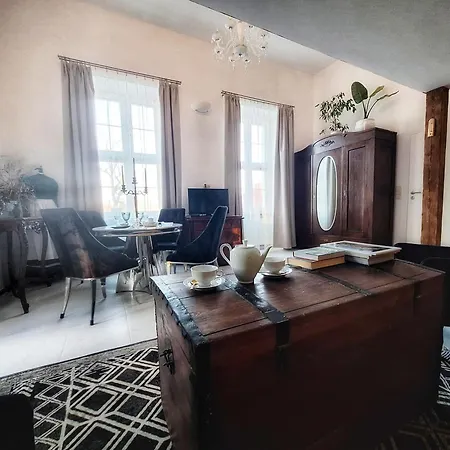 Apartment W Palacu Lubiechowo